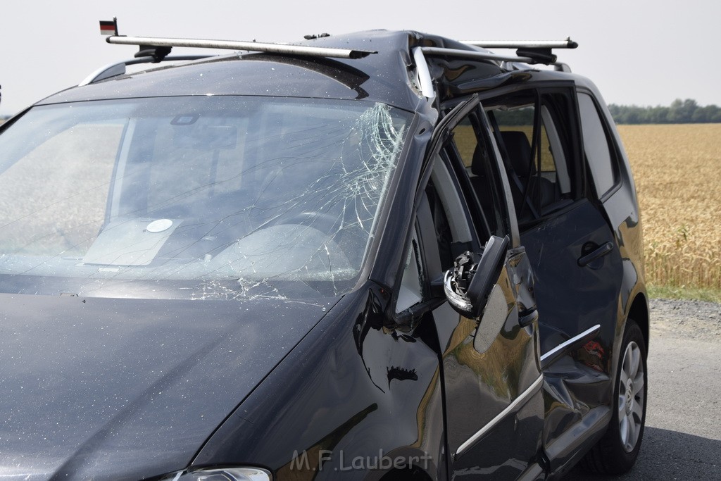 Schwerer Krad Pkw Unfall Koeln Porz Libur Liburer Landstr (Krad Fahrer nach Tagen verstorben) P053.JPG - Miklos Laubert